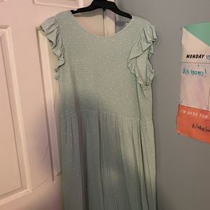 Super cute Flowy dress!